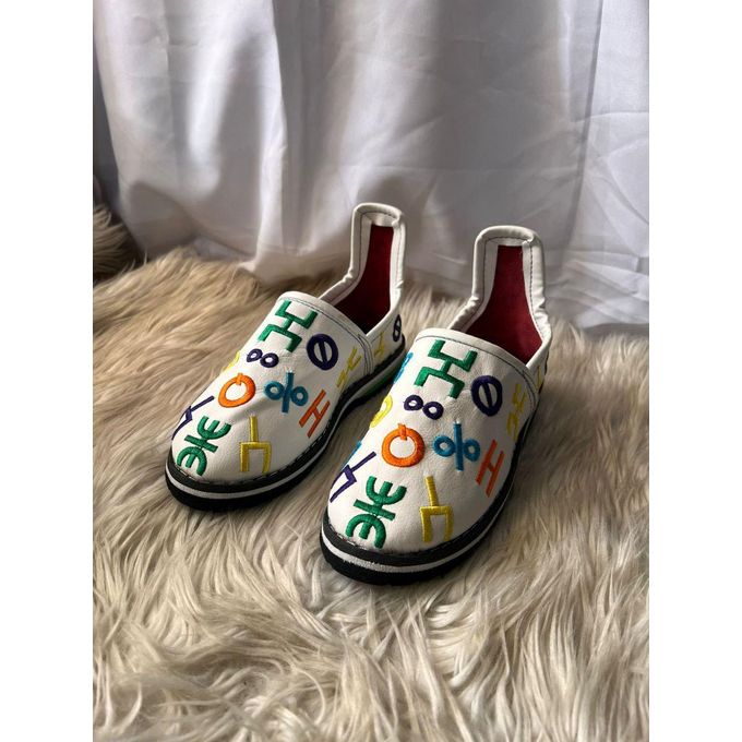 Handcrafted Moroccan Embroidered Slip-On Shoes – Amazigh Inspired