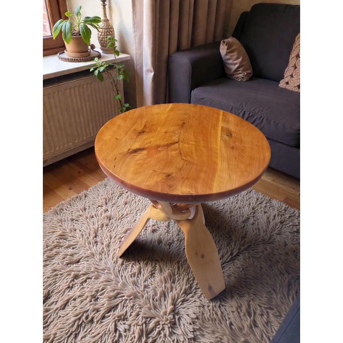 Handcrafted Moroccan Juniper Wood Side Table – 41 × 35 cm