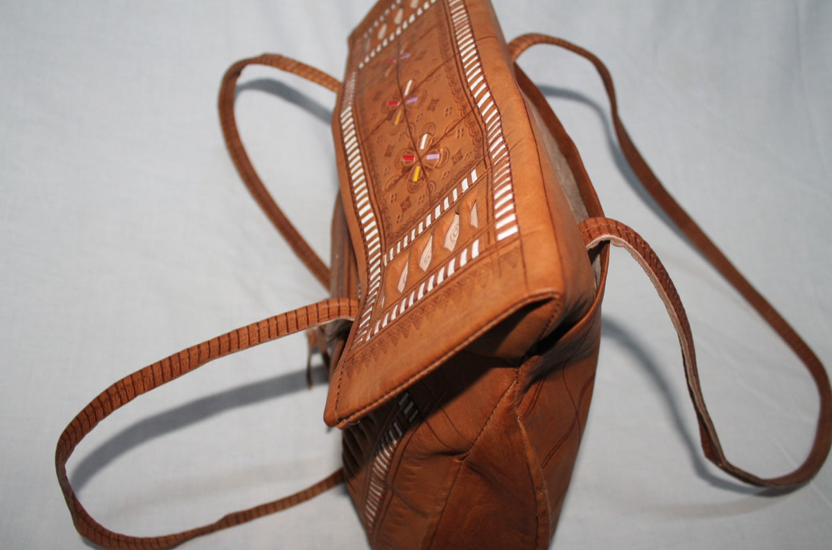 Handcrafted Moroccan Leather Shoulder Bag – Traditional Artisan Design