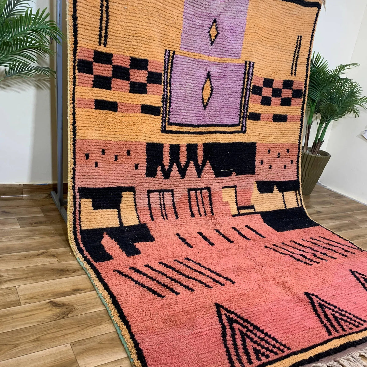 Handwoven Moroccan Boujaad Wool Rug – Abstract Amazigh Design