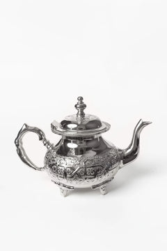 Traditional Moroccan Engraved Teapot – Silver or Two-Tone | 300 ml–1 L