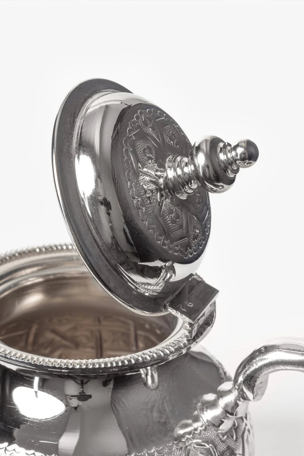 Traditional Moroccan Engraved Teapot – Silver or Two-Tone | 300 ml–1 L