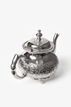 Traditional Moroccan Engraved Teapot – Silver or Two-Tone | 300 ml–1 L